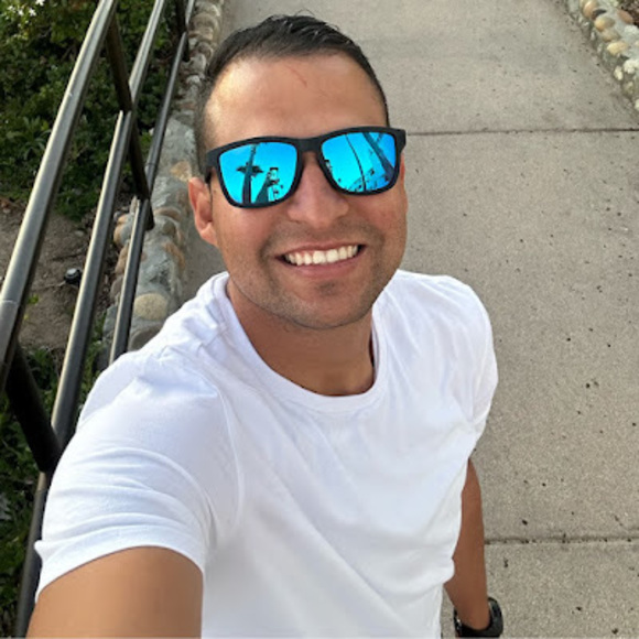 Meet your Posher, Jonathan - Picture 1 of 1